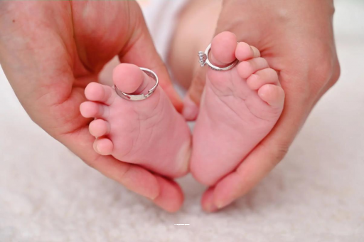 香港怀孕肚子一边高一边低 香港怀孕肚子一边高一边低